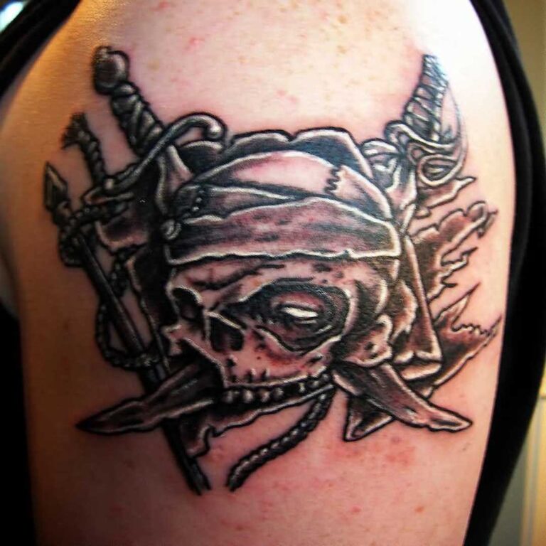 12 Attractive Pirate Crossbone Tattoo Designs - List Bark