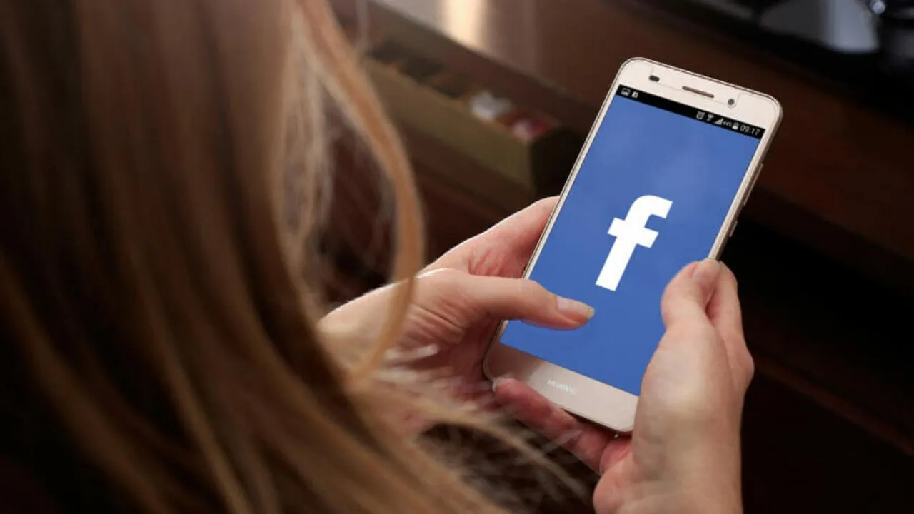 170+ Facebook Profile Bio For Girls & Boys FB Bio