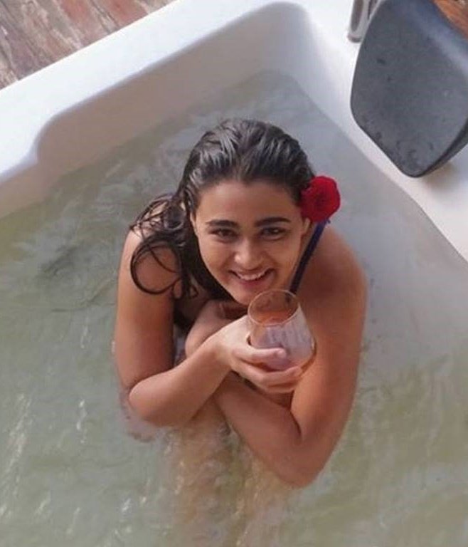 Shalini Pandey Hot Shalini Pandey Hot